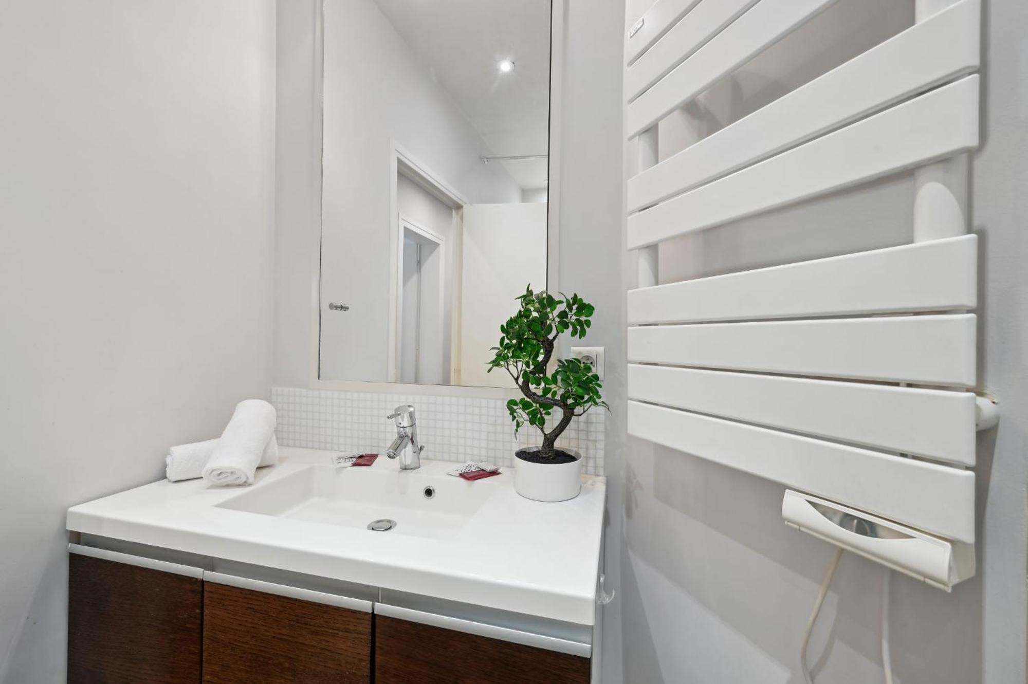 Champs-Elysees & Arc De Triomphe - Cityapartmentstay Párizs Kültér fotó